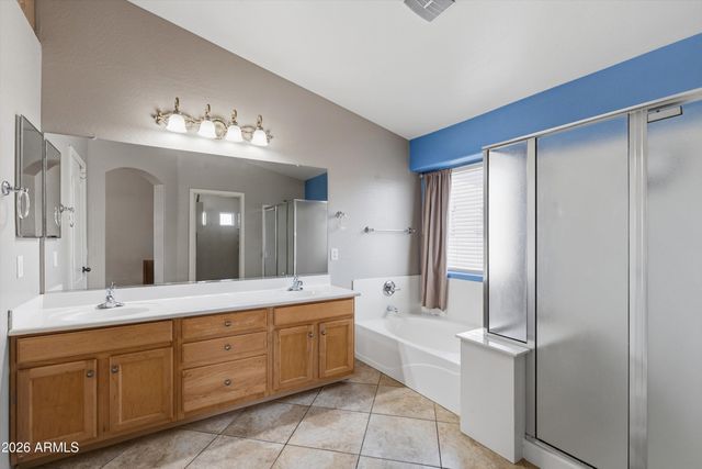 5661 W DESERT JEWEL Drive, Glendale, AZ 85302