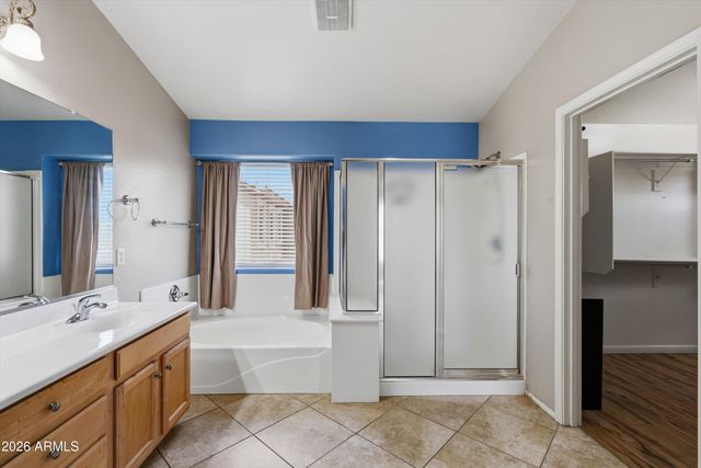 5661 W DESERT JEWEL Drive, Glendale, AZ 85302