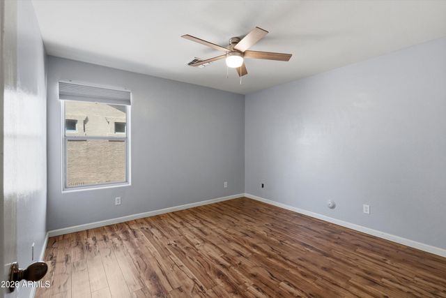 5661 W DESERT JEWEL Drive, Glendale, AZ 85302