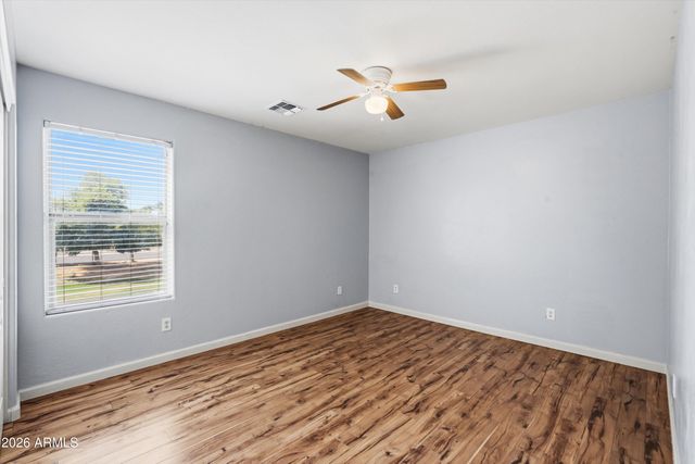 5661 W DESERT JEWEL Drive, Glendale, AZ 85302