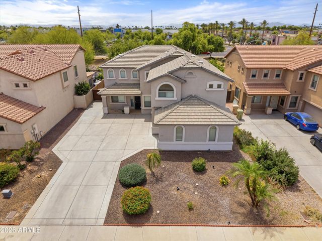 5661 W DESERT JEWEL Drive, Glendale, AZ 85302