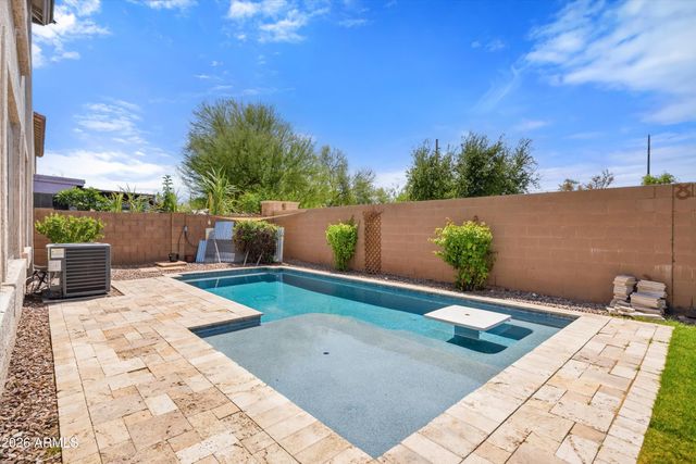 5661 W DESERT JEWEL Drive, Glendale, AZ 85302