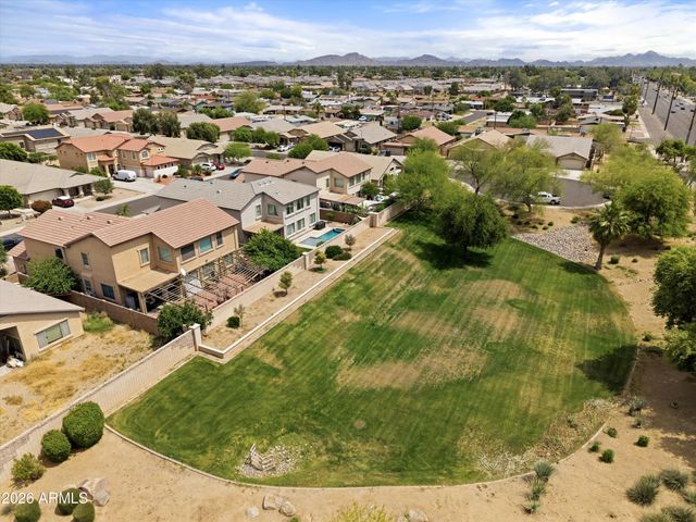 5661 W DESERT JEWEL Drive, Glendale, AZ 85302