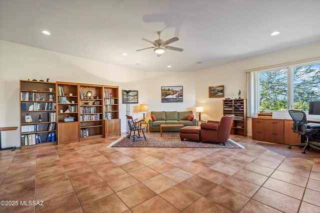 7615 S Galileo Lane, Tucson, AZ 85747