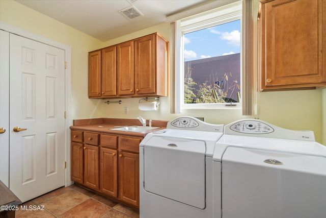 7615 S Galileo Lane, Tucson, AZ 85747