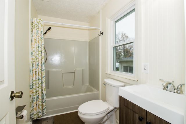 101 SHARP HILL LN, Hinton, VA 22831