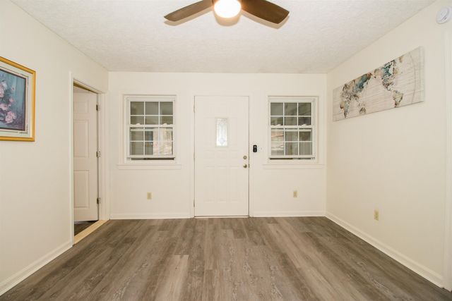 101 SHARP HILL LN, Hinton, VA 22831