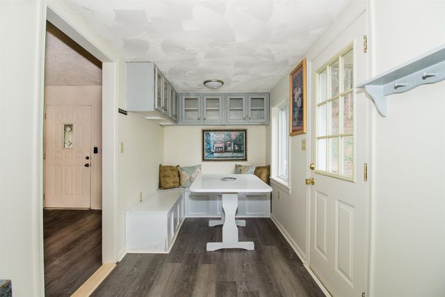 101 SHARP HILL LN, Hinton, VA 22831