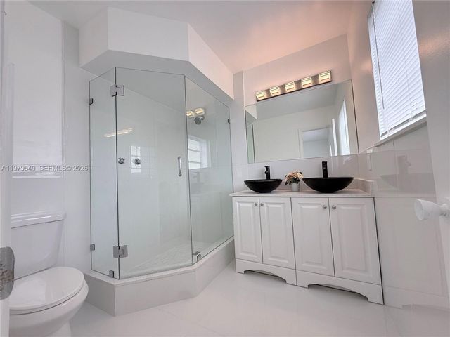 7150 SW 5th Ct, Pembroke Pines, FL 33023