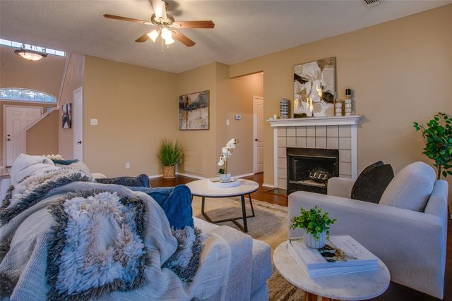 702 Turnstone Drive, Arlington, TX 76018