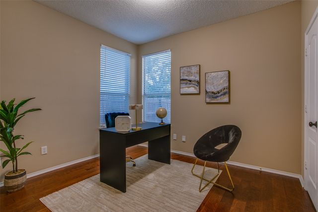 702 Turnstone Drive, Arlington, TX 76018