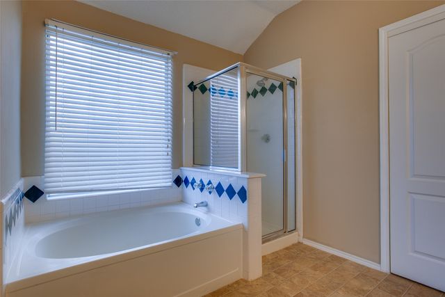 702 Turnstone Drive, Arlington, TX 76018