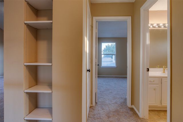 702 Turnstone Drive, Arlington, TX 76018