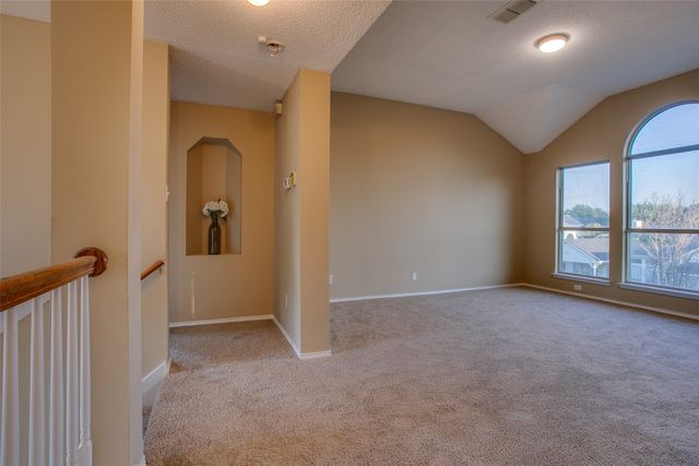 702 Turnstone Drive, Arlington, TX 76018