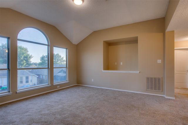 702 Turnstone Drive, Arlington, TX 76018