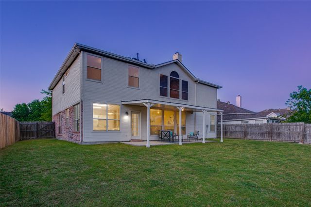 702 Turnstone Drive, Arlington, TX 76018