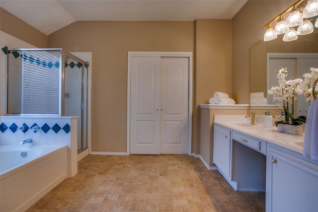 702 Turnstone Drive, Arlington, TX 76018