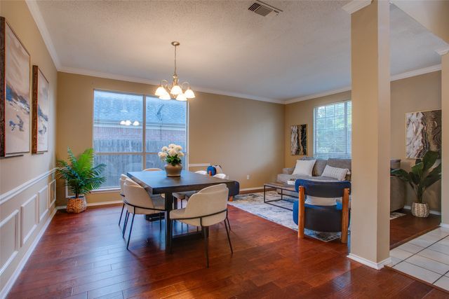 702 Turnstone Drive, Arlington, TX 76018