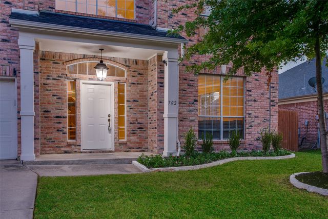 702 Turnstone Drive, Arlington, TX 76018