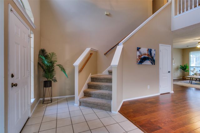 702 Turnstone Drive, Arlington, TX 76018