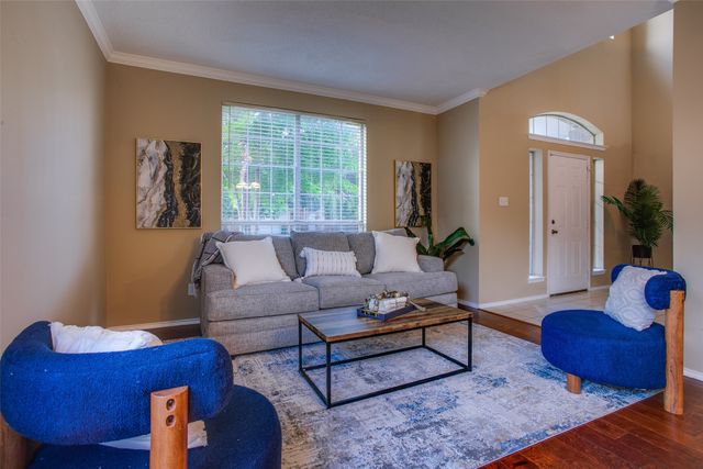 702 Turnstone Drive, Arlington, TX 76018