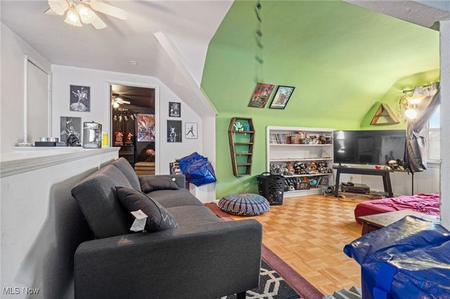 6701 Pelham Drive, Parma, OH 44129