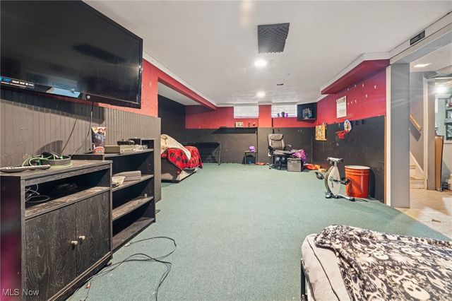 6701 Pelham Drive, Parma, OH 44129