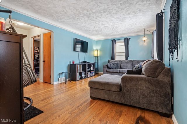 6701 Pelham Drive, Parma, OH 44129