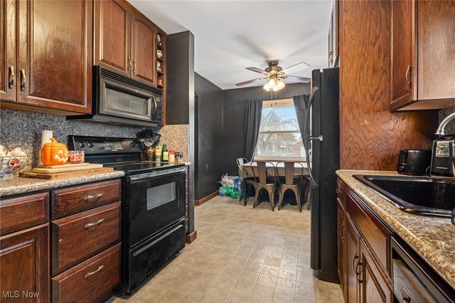 6701 Pelham Drive, Parma, OH 44129