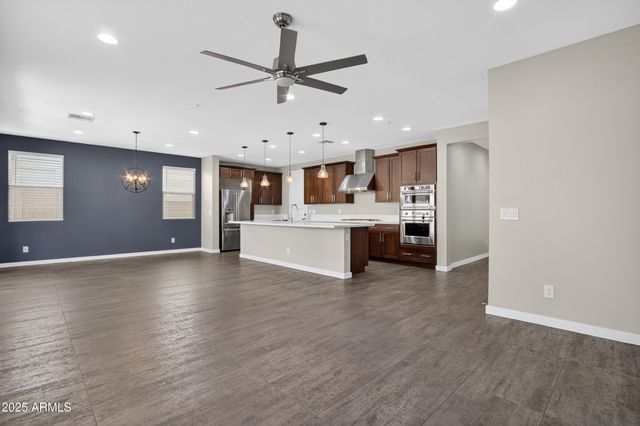 2350 W GLORIA Lane, Phoenix, AZ 85085