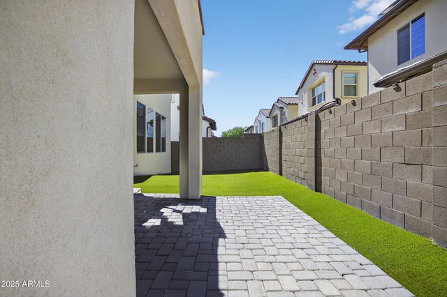 2350 W GLORIA Lane, Phoenix, AZ 85085