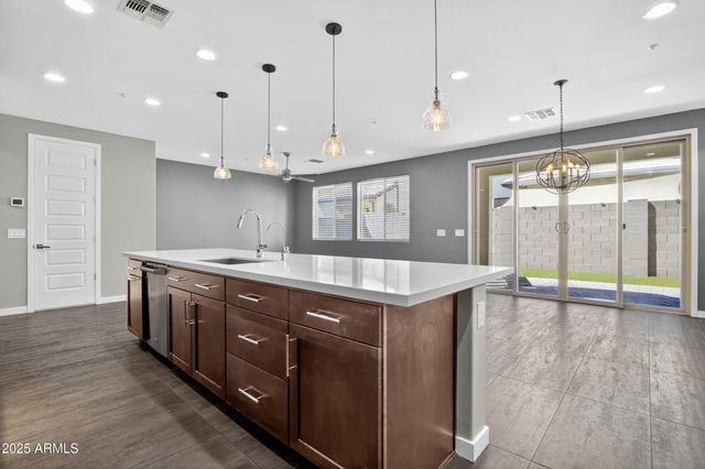 2350 W GLORIA Lane, Phoenix, AZ 85085