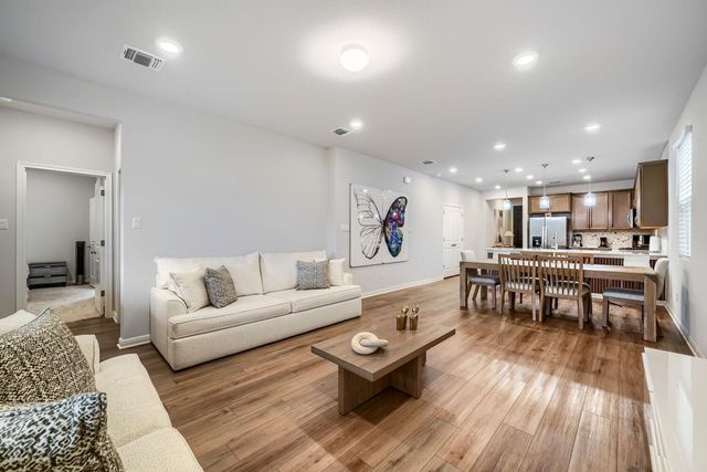 511 Palo Brea LOOP, Hutto, TX 78634