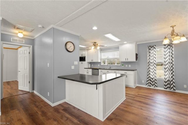 8029 Pinetta RD, Gloucester, VA 23061