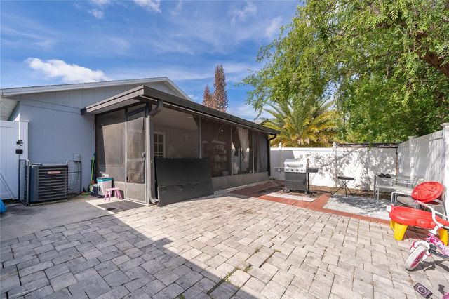 1717 CHATHAM CIRCLE, Apopka, FL 32703