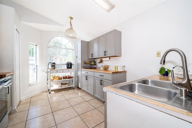 1717 CHATHAM CIRCLE, Apopka, FL 32703