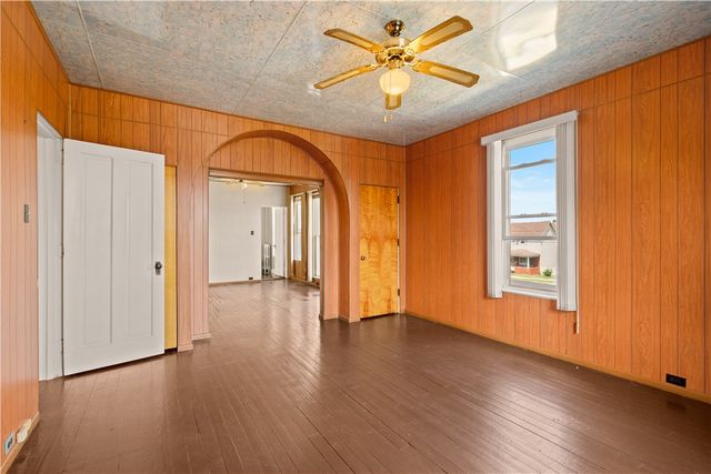 35 N Hitchman St, Mt Pleasant Boro, PA 15666