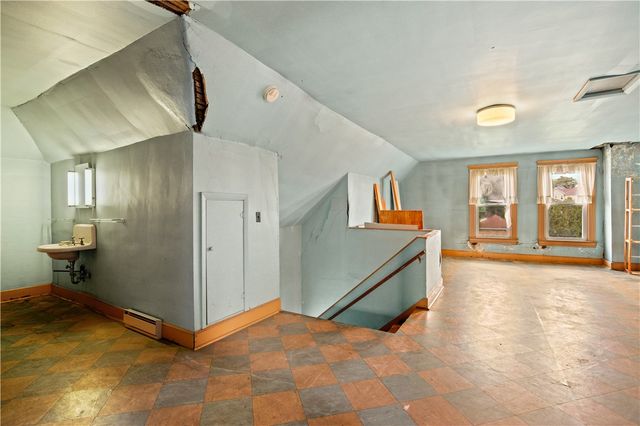 35 N Hitchman St, Mt Pleasant Boro, PA 15666