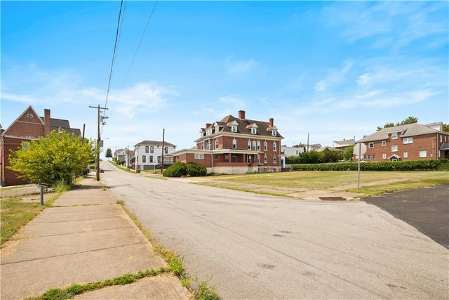 35 N Hitchman St, Mt Pleasant Boro, PA 15666