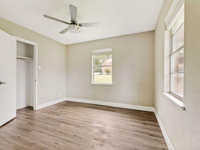 325 Walnut Avenue, Azle, TX 76020
