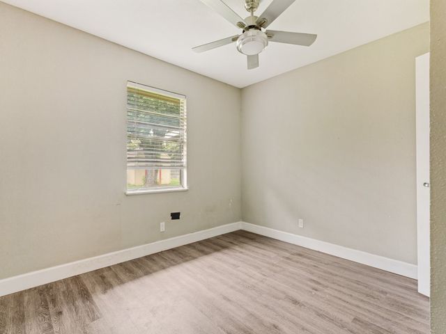 325 Walnut Avenue, Azle, TX 76020