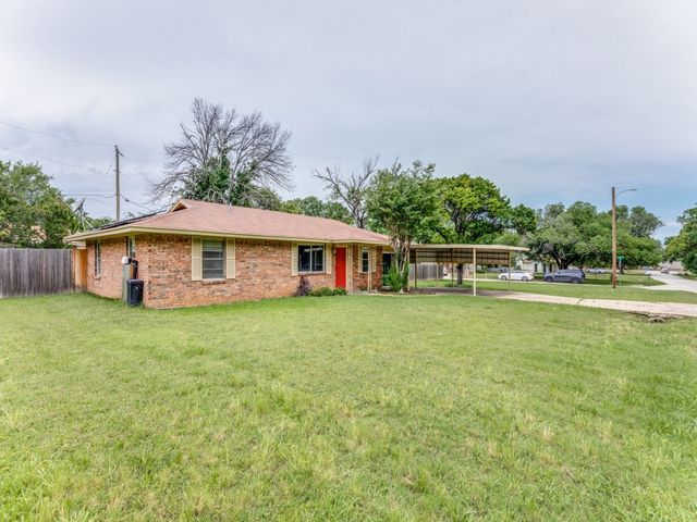 325 Walnut Avenue, Azle, TX 76020