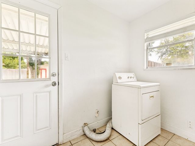325 Walnut Avenue, Azle, TX 76020