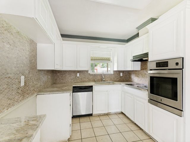 325 Walnut Avenue, Azle, TX 76020
