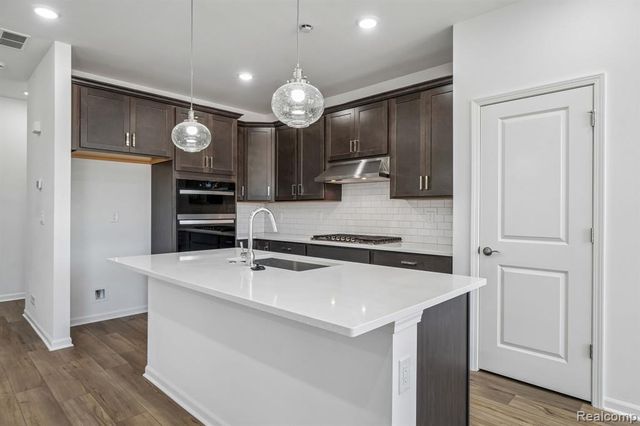 253 Lantana Drive, Brighton, MI 48116