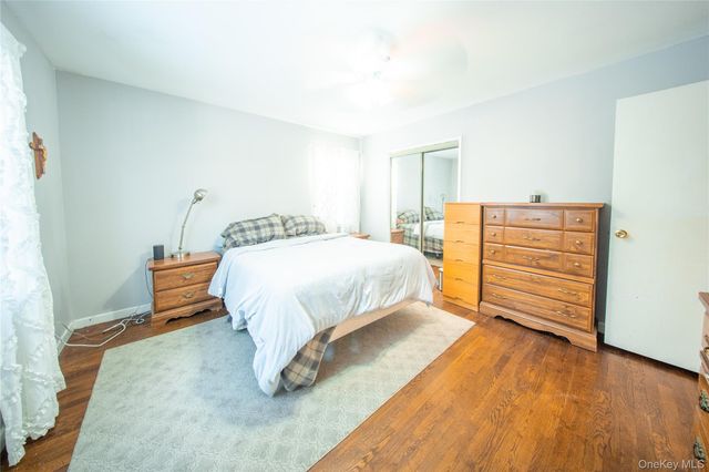 41 Foxhill Road, Valhalla, NY 10595