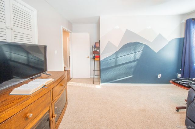 41 Foxhill Road, Valhalla, NY 10595