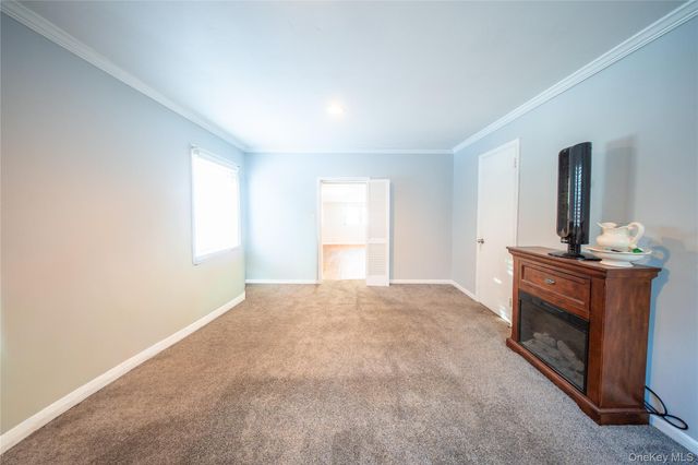 41 Foxhill Road, Valhalla, NY 10595