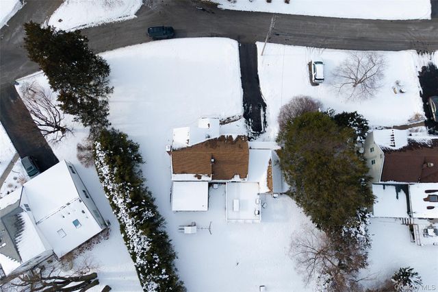 41 Foxhill Road, Valhalla, NY 10595