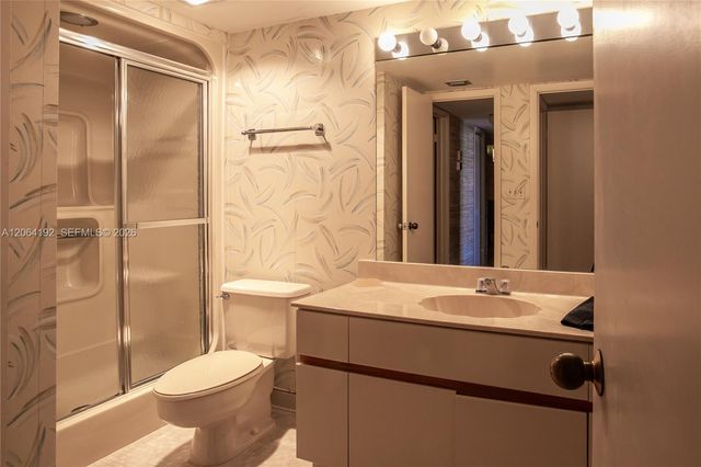 300 Three Islands Blvd 406, Hallandale Beach, FL 33009